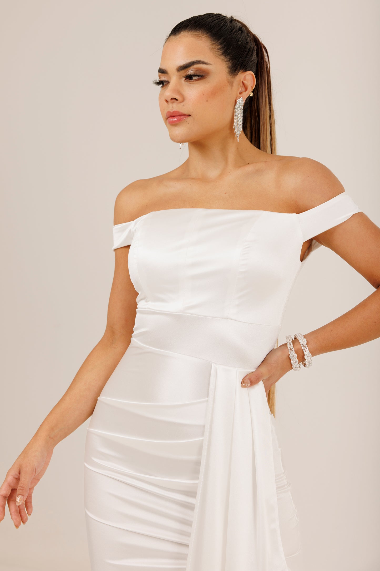 Vestido Corto con Abertura - Celine