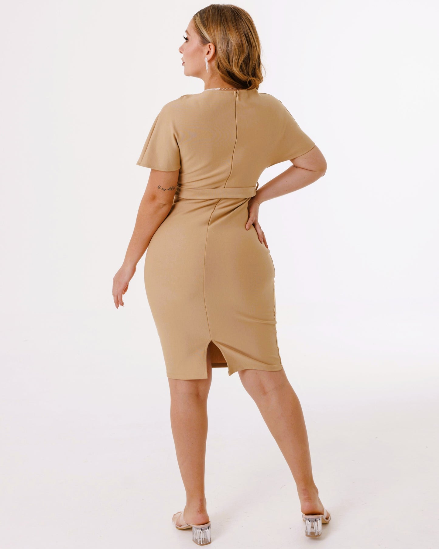 Vestido Corto con cinturon con mamgas y cuello cruzado - DIVA