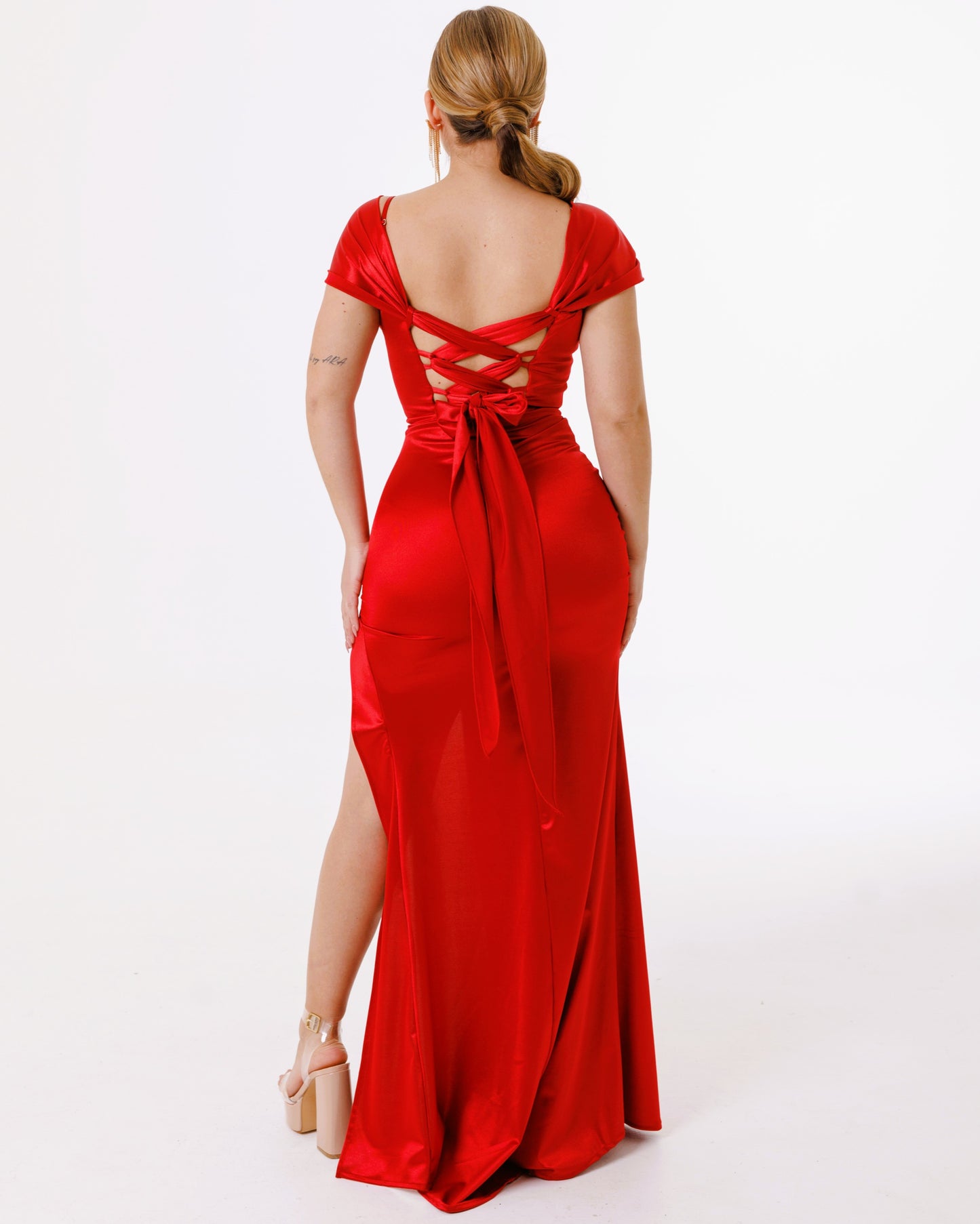 Vestido Largo Satinado Con Abertura y mangas - MANE