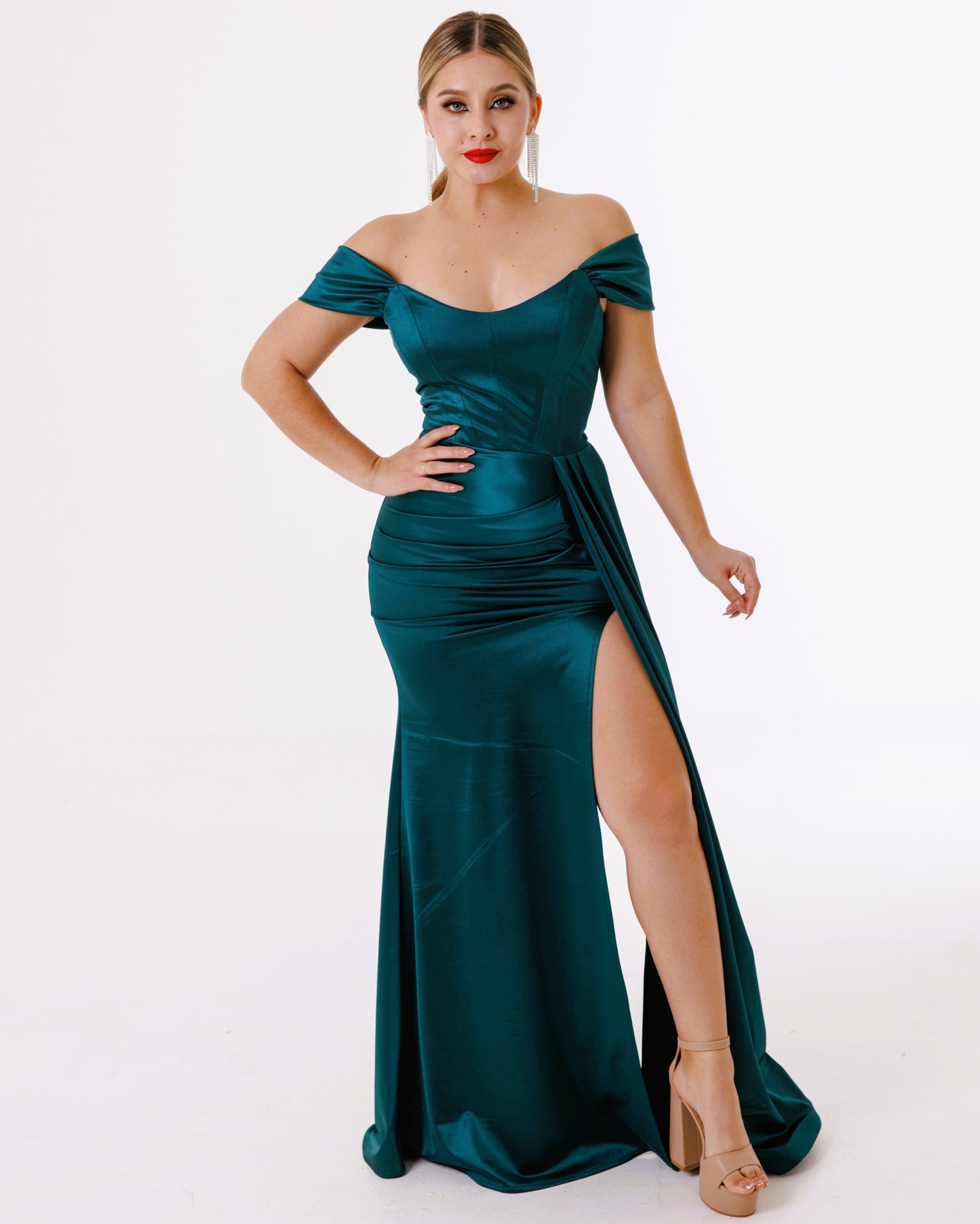 Vestido Largo satinado con abertura y Mangas- KARIME SATIN