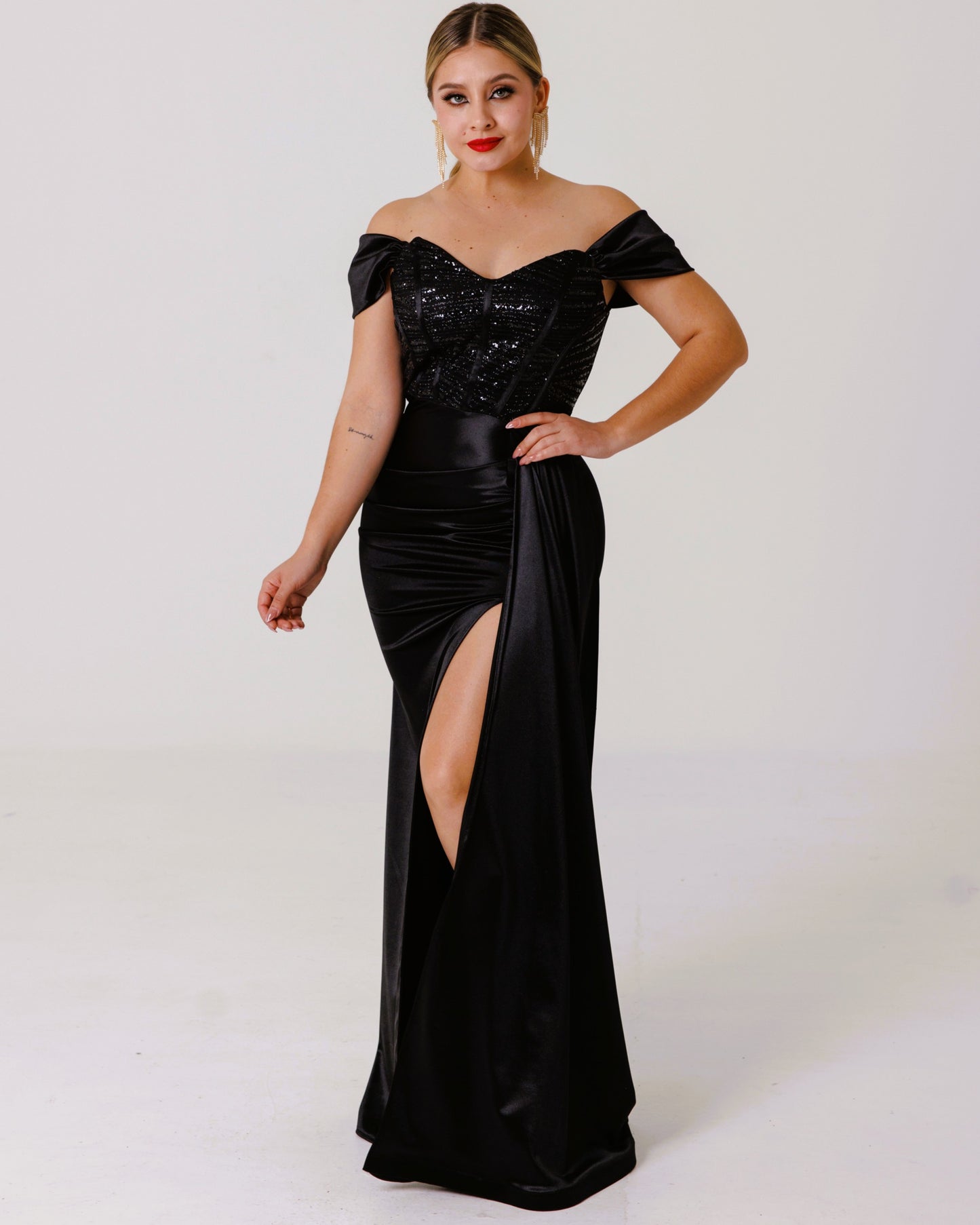 Vestido Largo con abertura y lentejuela - KARIME
