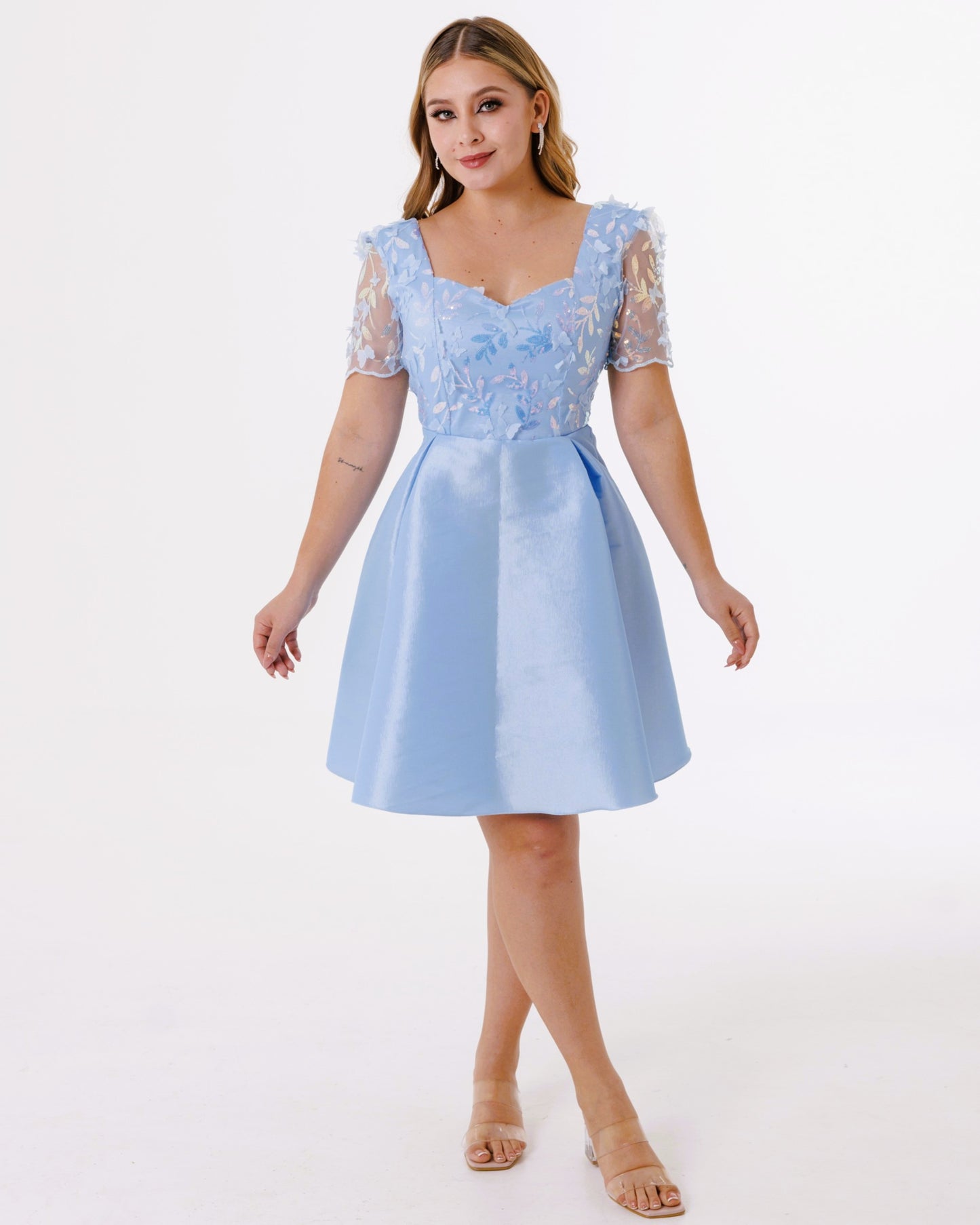 Vestido Corto Ampon con Mangas y Tul Bordado - MARY