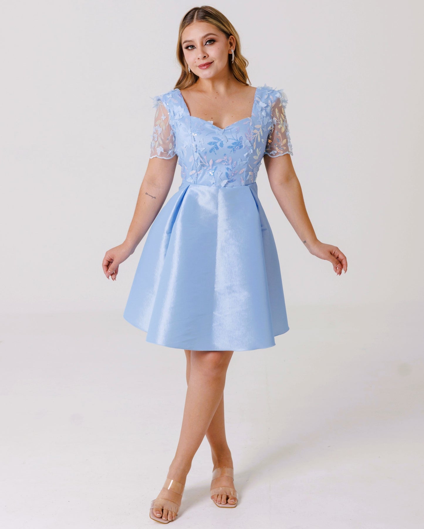 Vestido Corto Ampon con Mangas y Tul Bordado - MARY