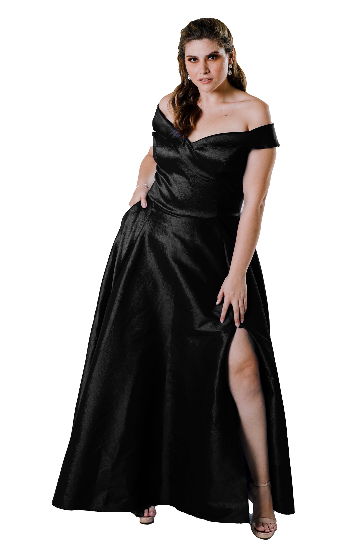 Vestido largo con abertura y hombros descubiertos. -"FLORENCIA"