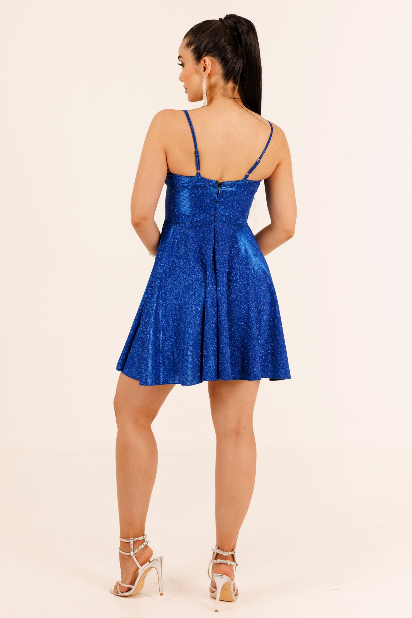 Vestido Corto con Brillos Ampon de Tirantes - PIA BRILLOS