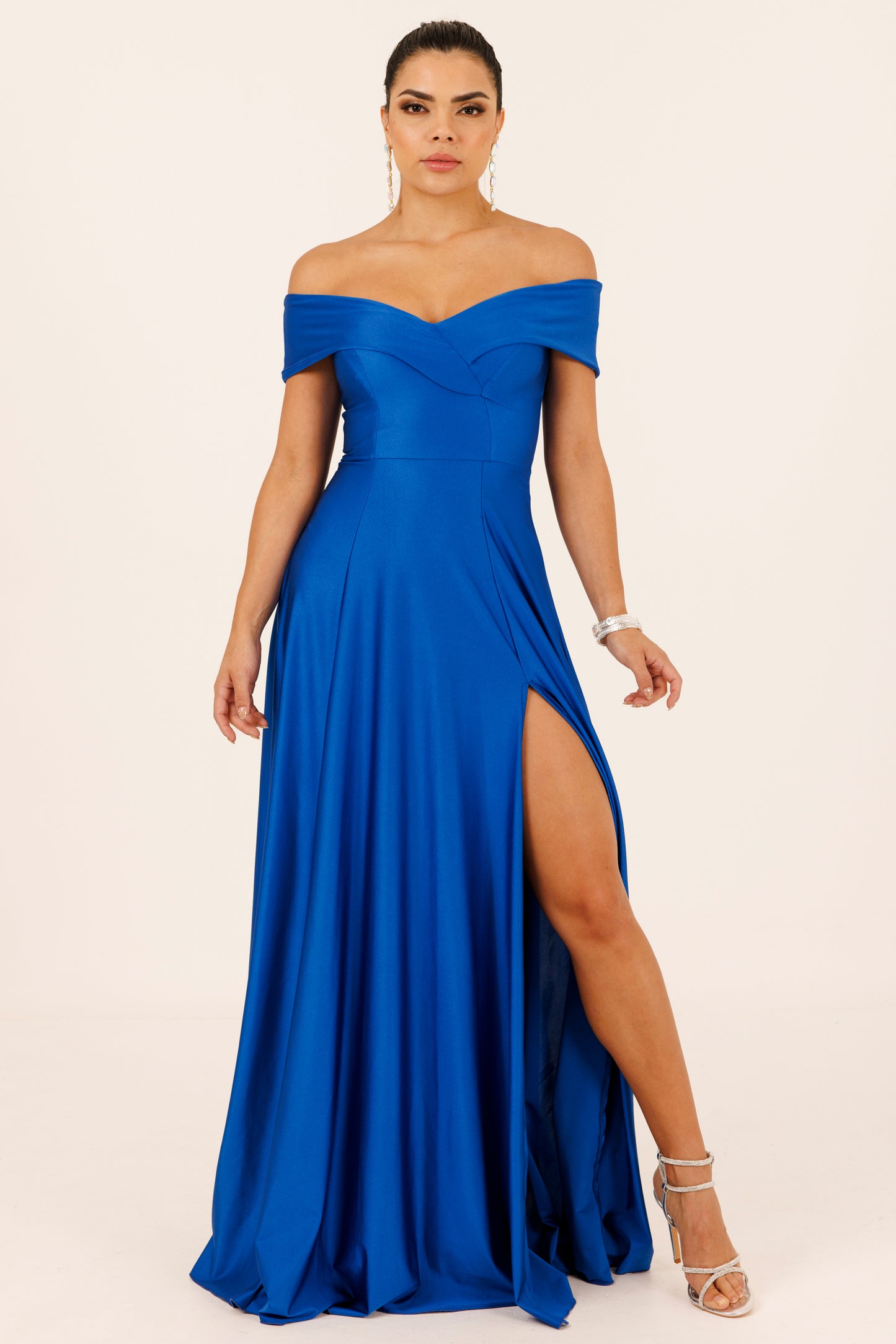 Vestido Largo con Abertura y Mangas - SUIZA