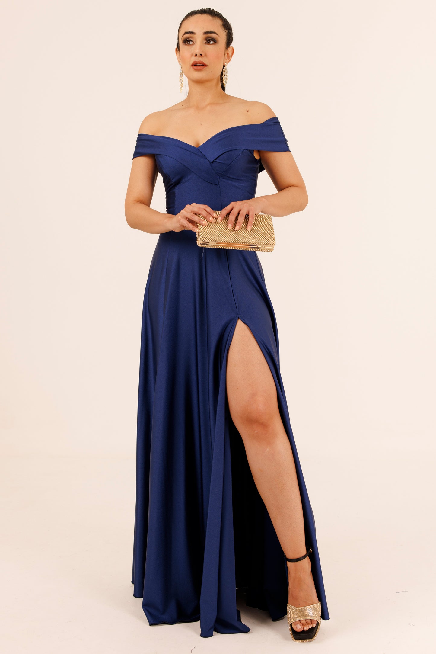 Vestido Largo con Abertura y Mangas - SUIZA