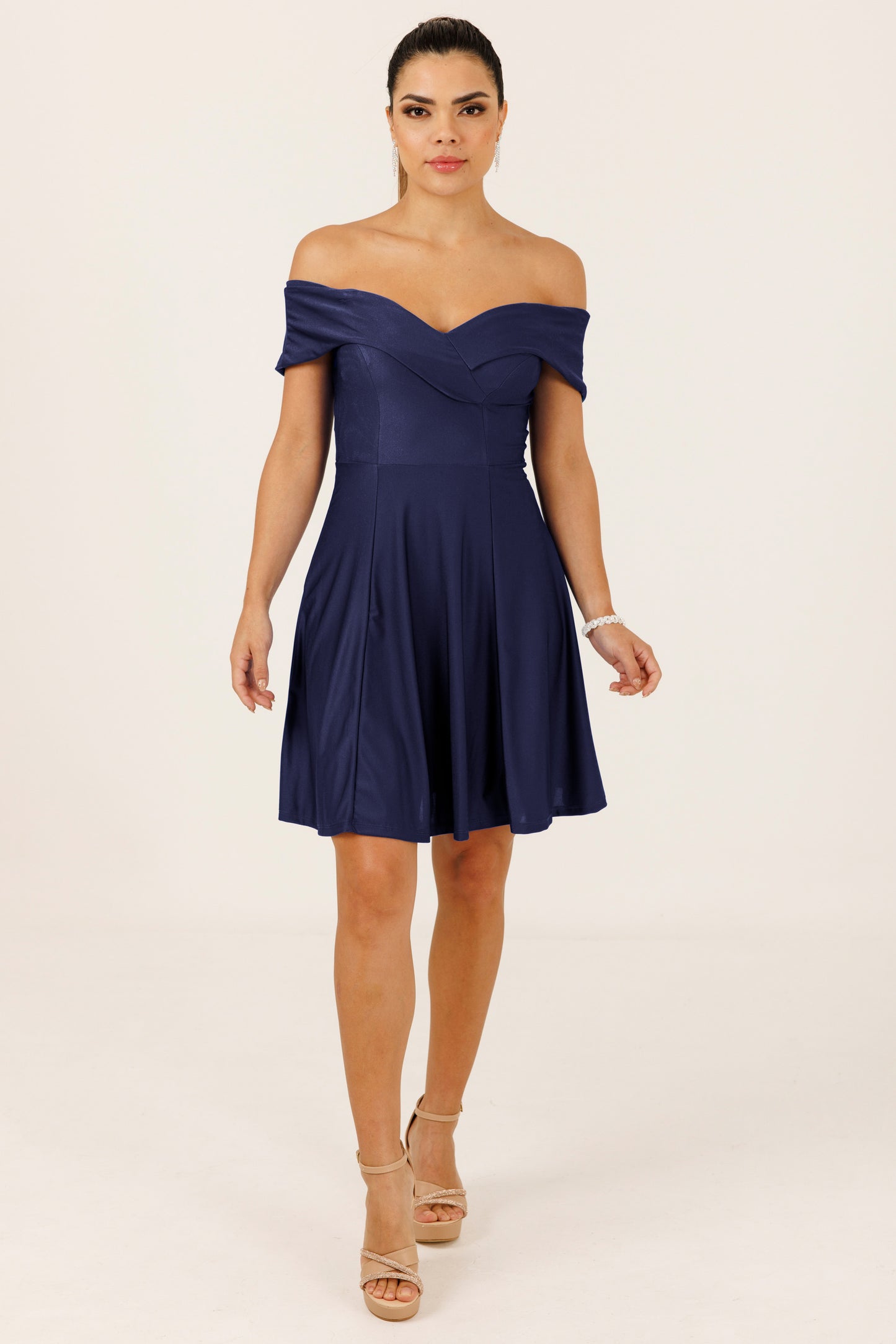 Vestido Corto con Mangas - SUIZA CORTO