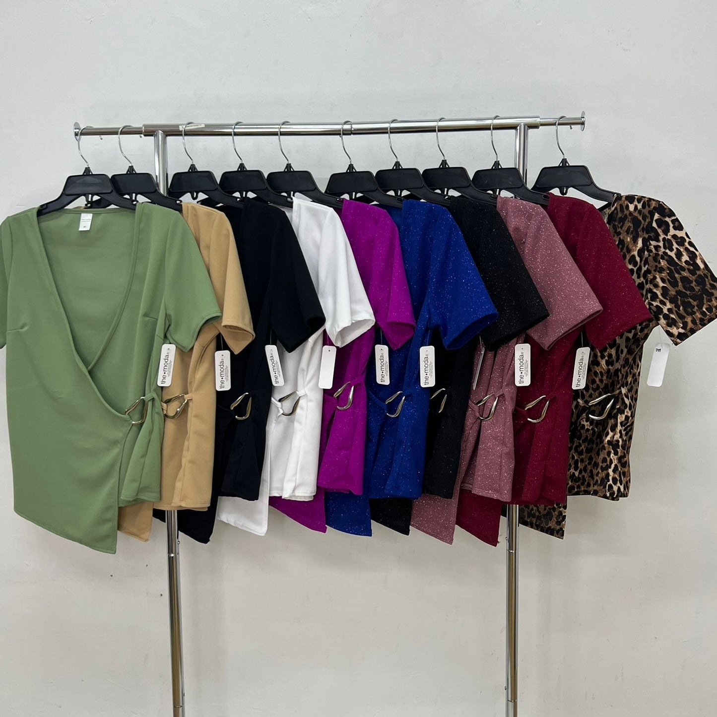 Blusa Brillos con Cuello V y Argolla T49B