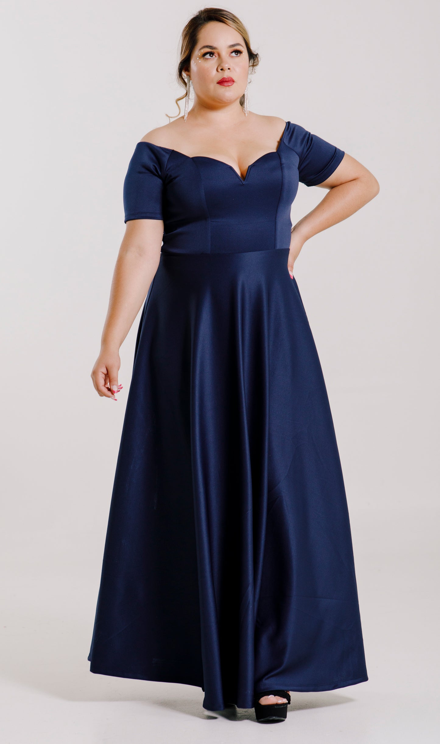 Vestido largo con hombros al descubierto - "BONITA"