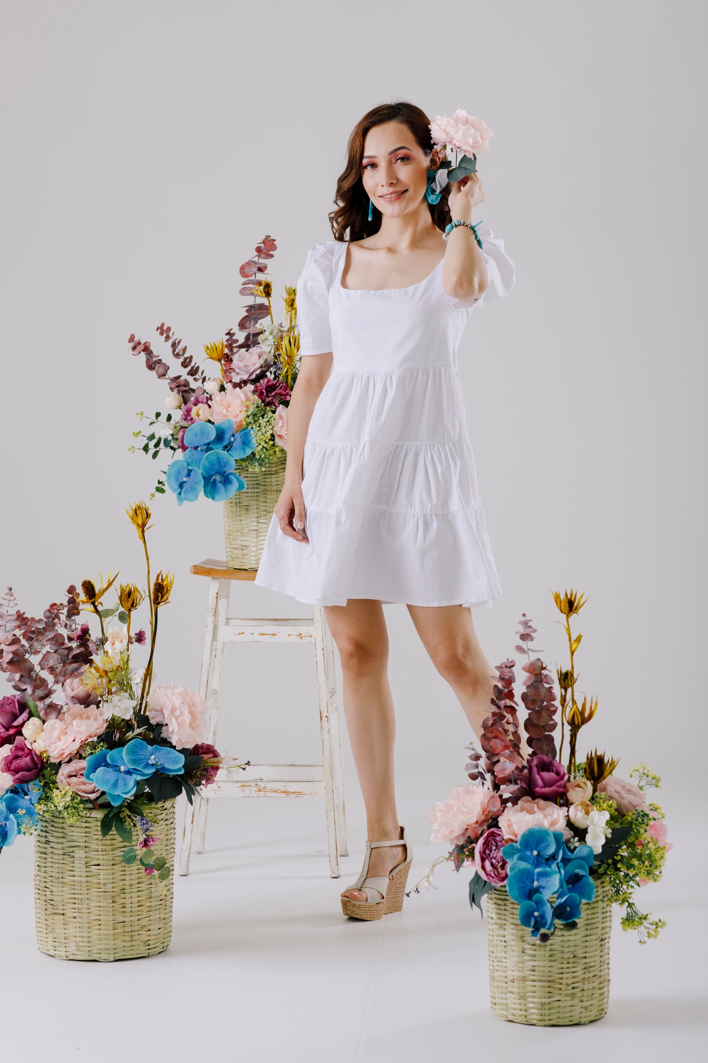 VESTIDO CORTO CON MANGA PLISADA - CARAMELO