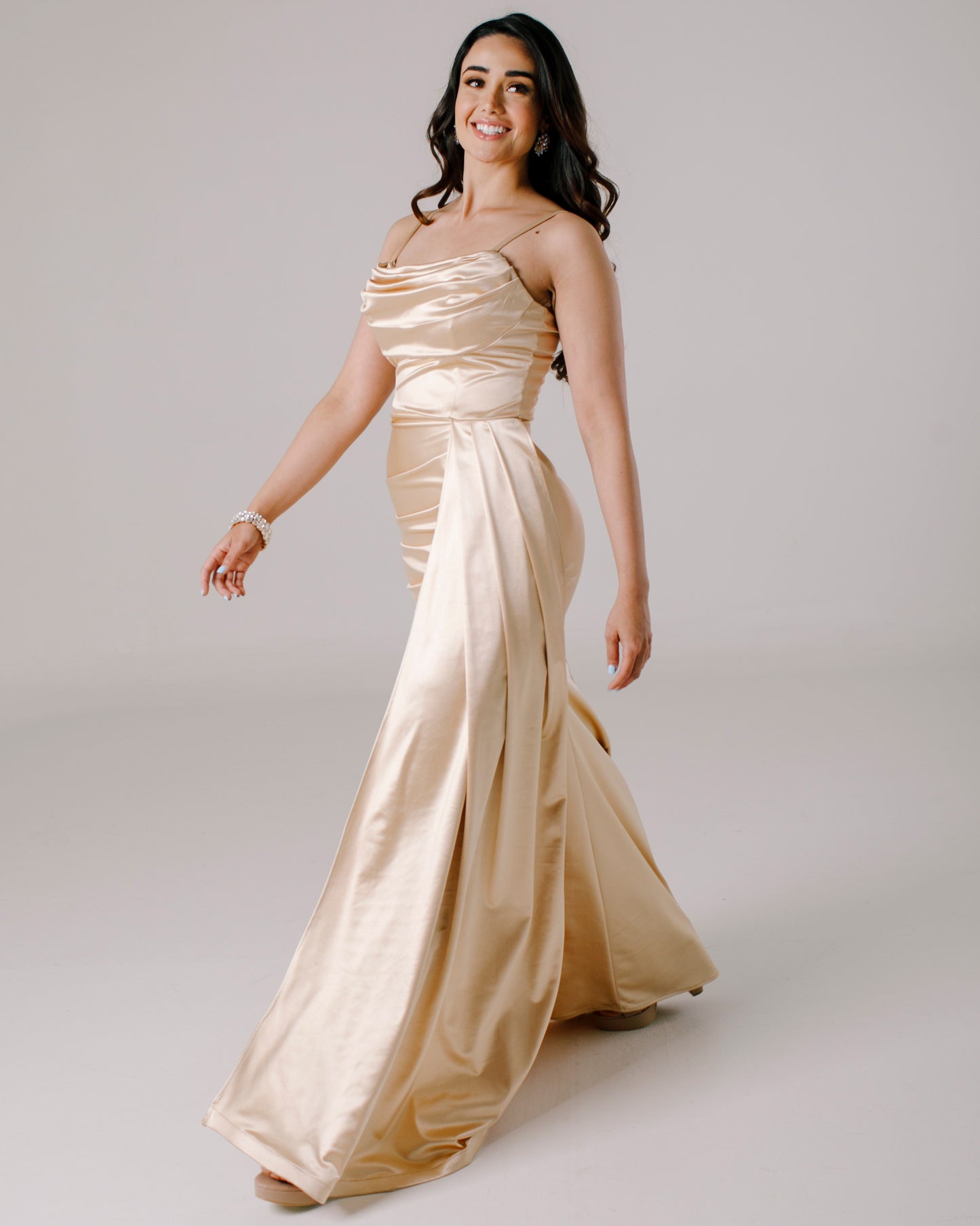 Vestido Largo con Abertura y Tirantes - CLEMENTINA