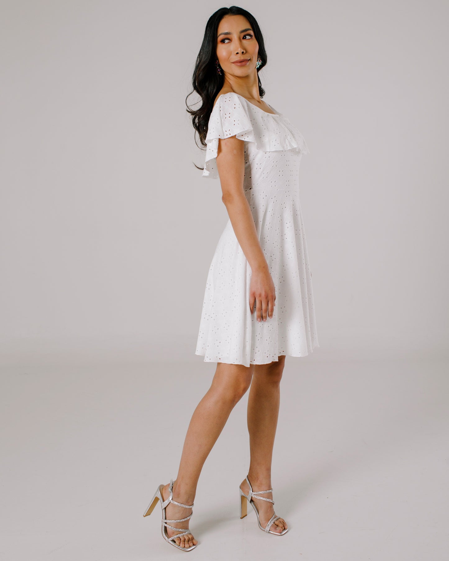 Vestido Corto Estilo Campesino con Perforado - TERESA