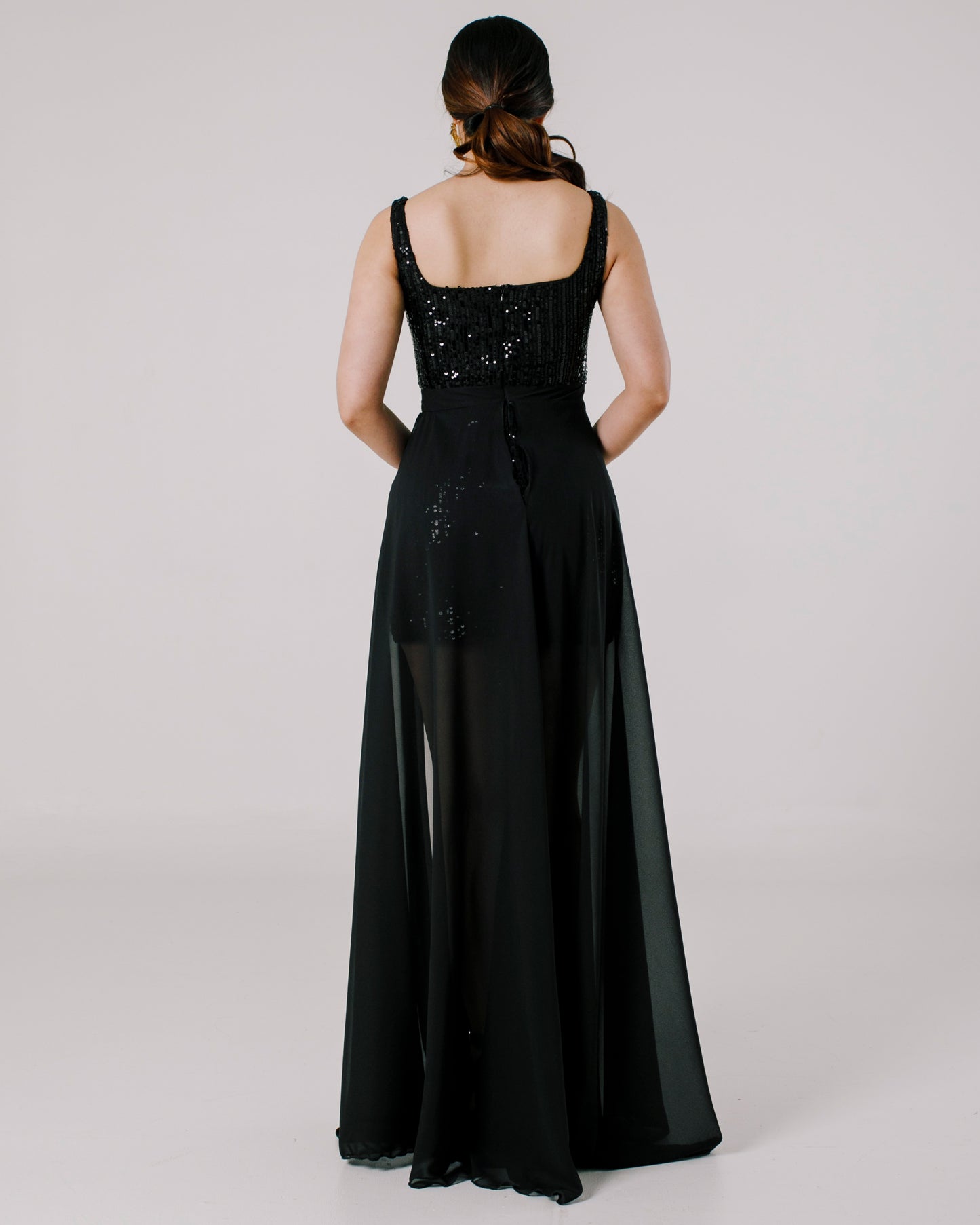 Vestido Corto de Lentejuela y Cola de Malla - AUSTRALIA