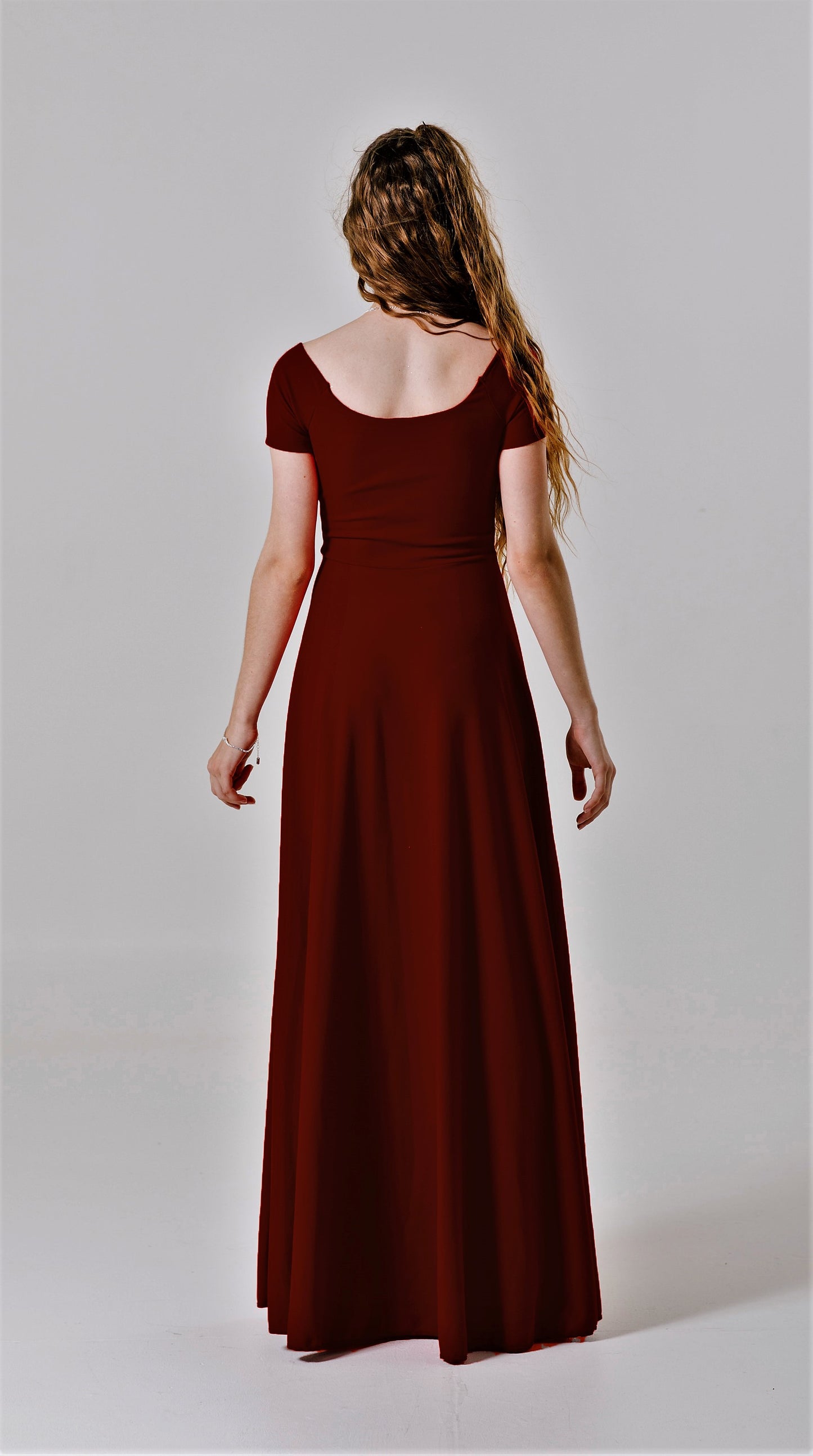 Vestido largo con hombros al descubierto - "BONITA"