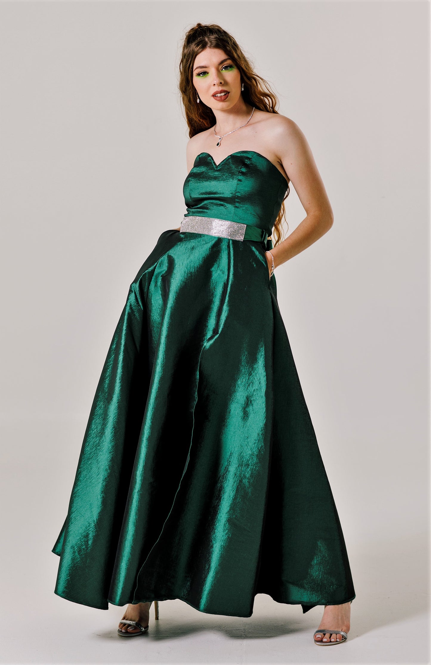 Vestido Largo con Abertura y Cinturón con brillos - ESTRAPLE