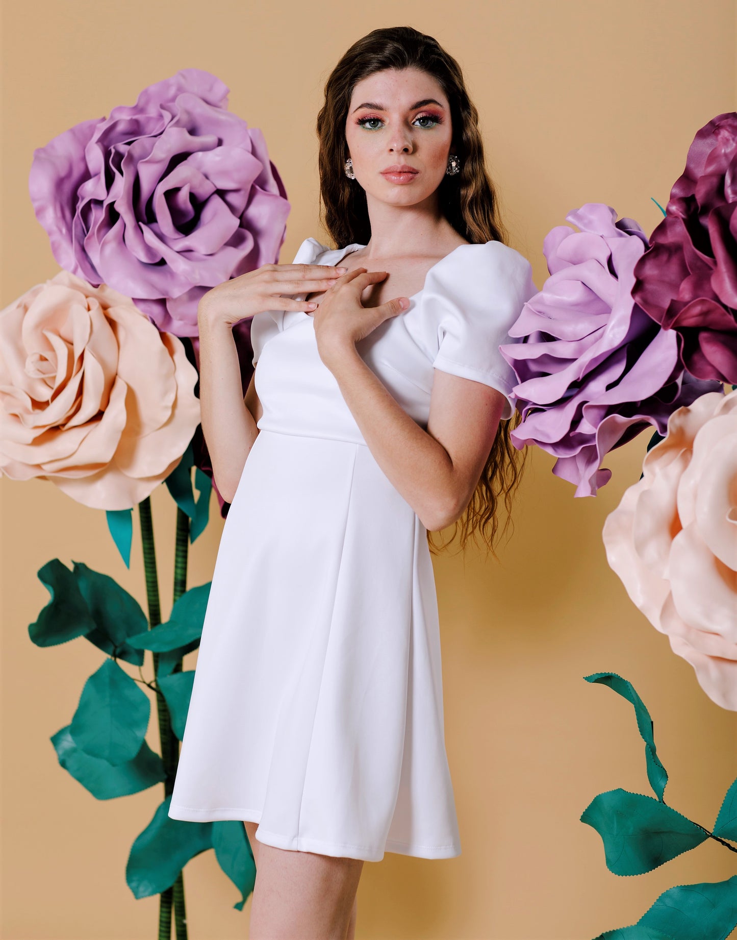 Vestido Corto Con Mangas - ZOEY