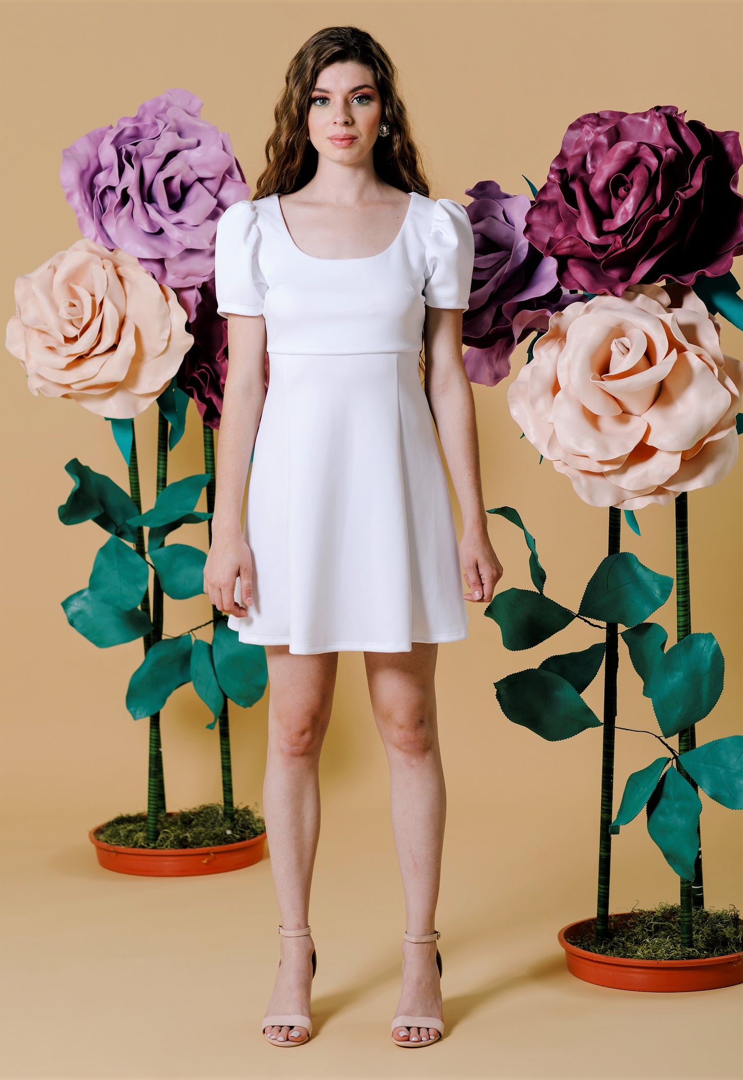 Vestido Corto Con Mangas - ZOEY