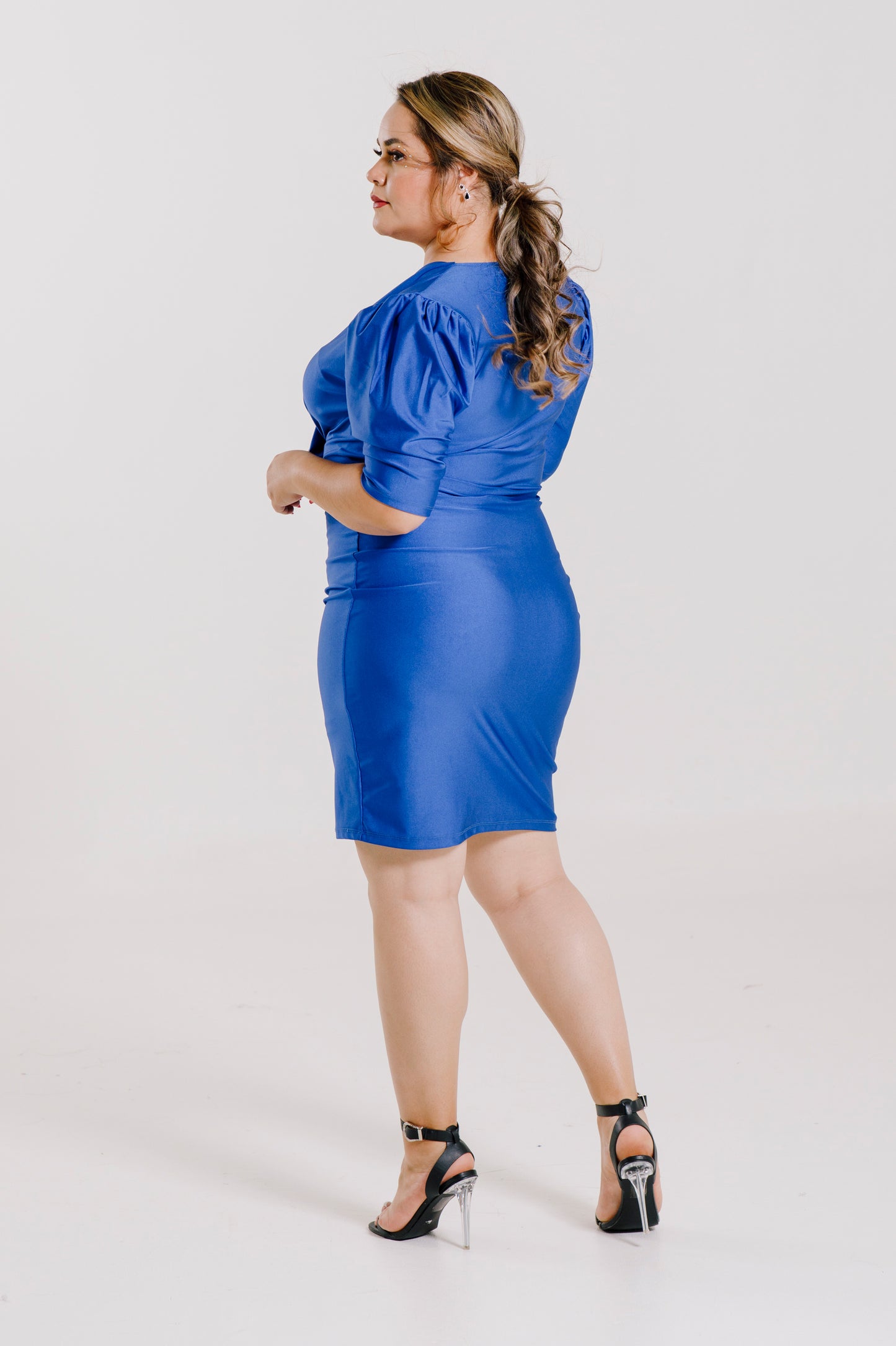 Vestido Corto con Mangas - FAUSTINA