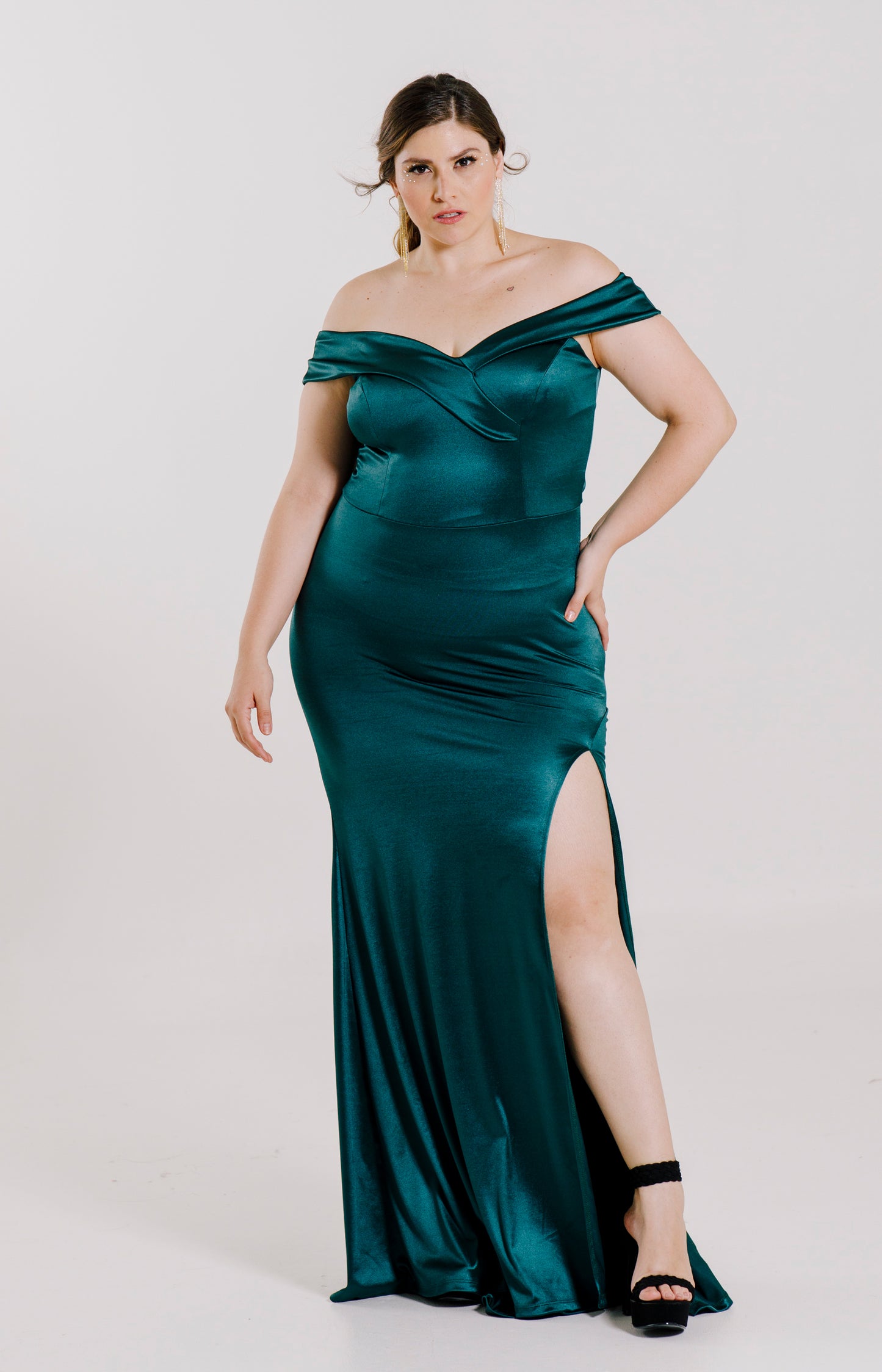 Vestido Largo con Abertura Saten Corrugado - FRIDA