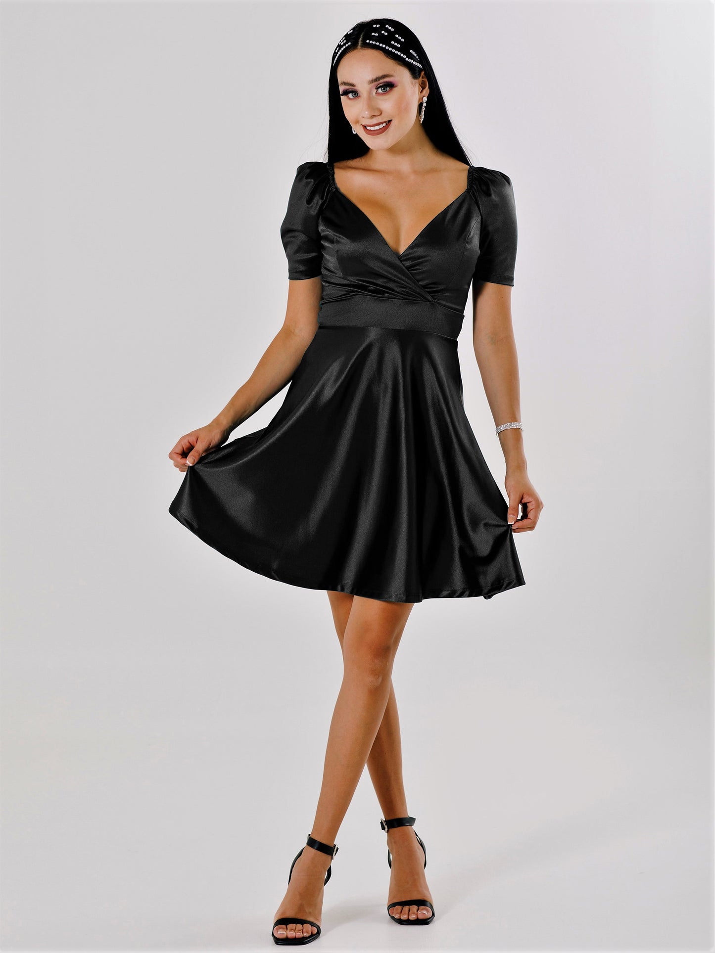 Vestido Corto Saten con Mangas - "MARTA SATEN"