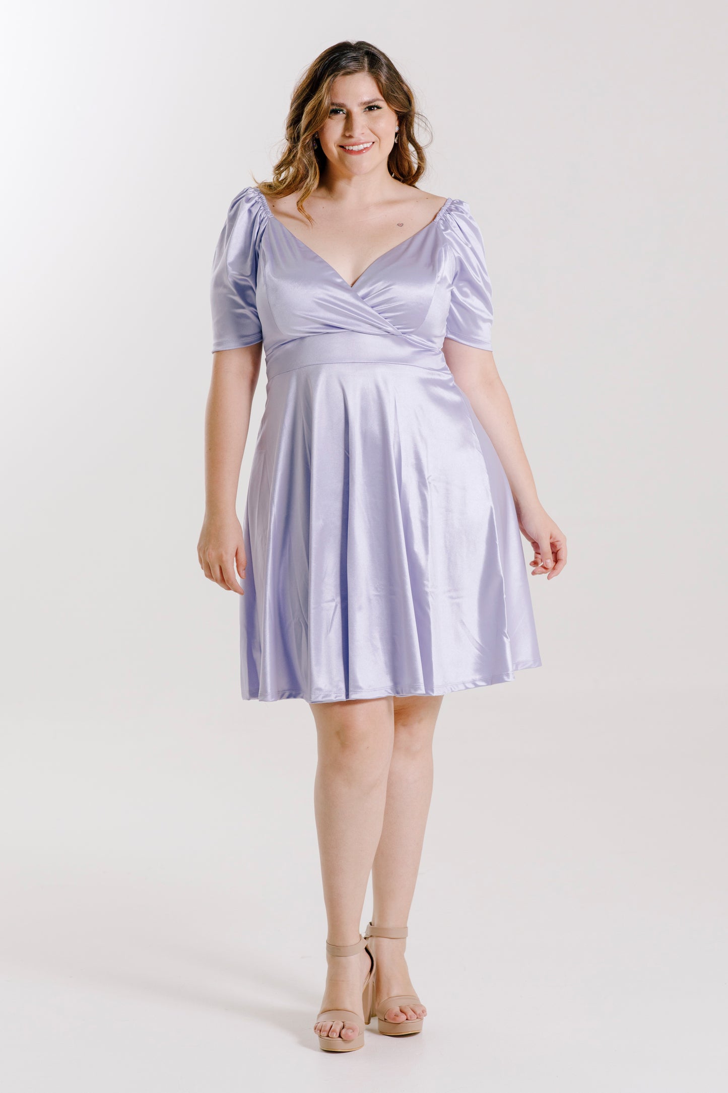 Vestido Corto Saten con Mangas - "MARTA SATEN"