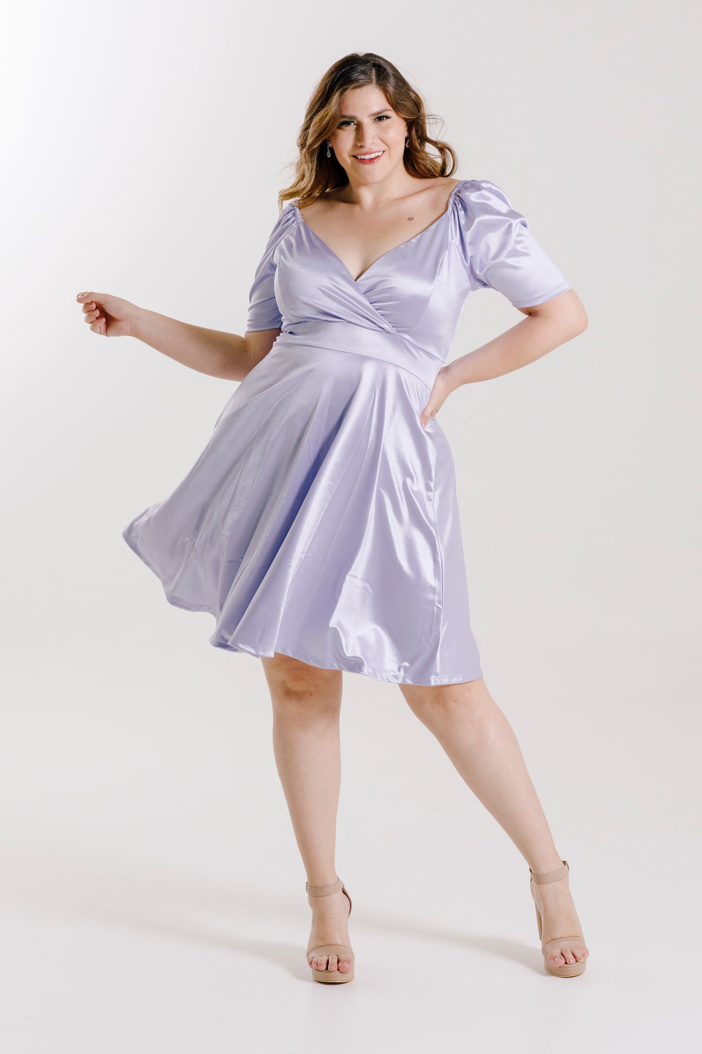 Vestido Corto Saten con Mangas - "MARTA SATEN"