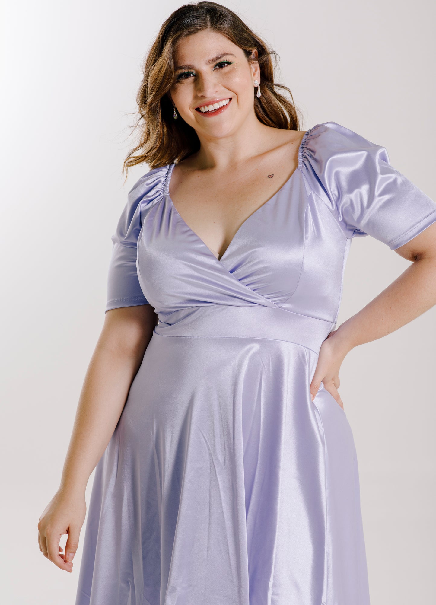 Vestido Corto Saten con Mangas - "MARTA SATEN"