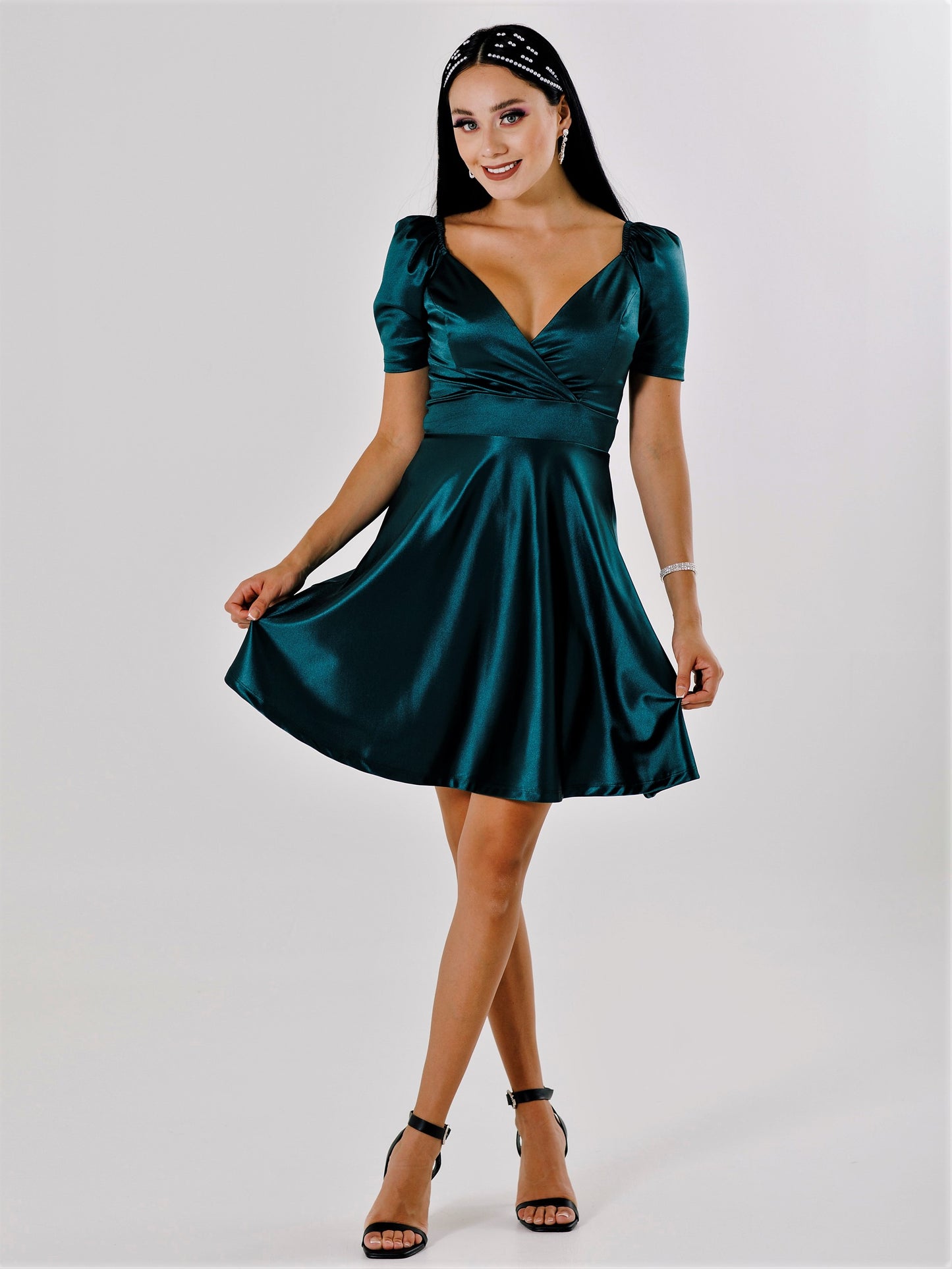 Vestido Corto Saten con Mangas - "MARTA SATEN"