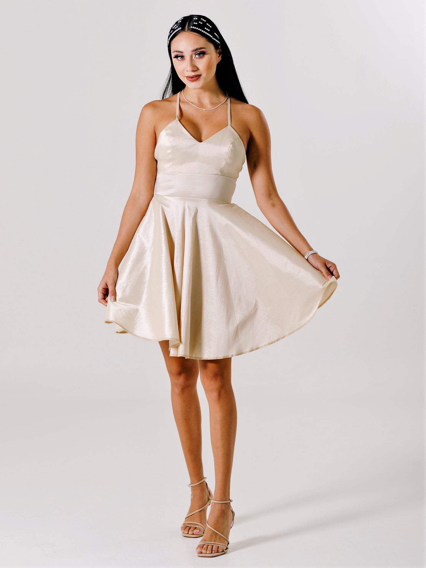 Vestido corto circular con tirante cruzado - "SOPHIA"