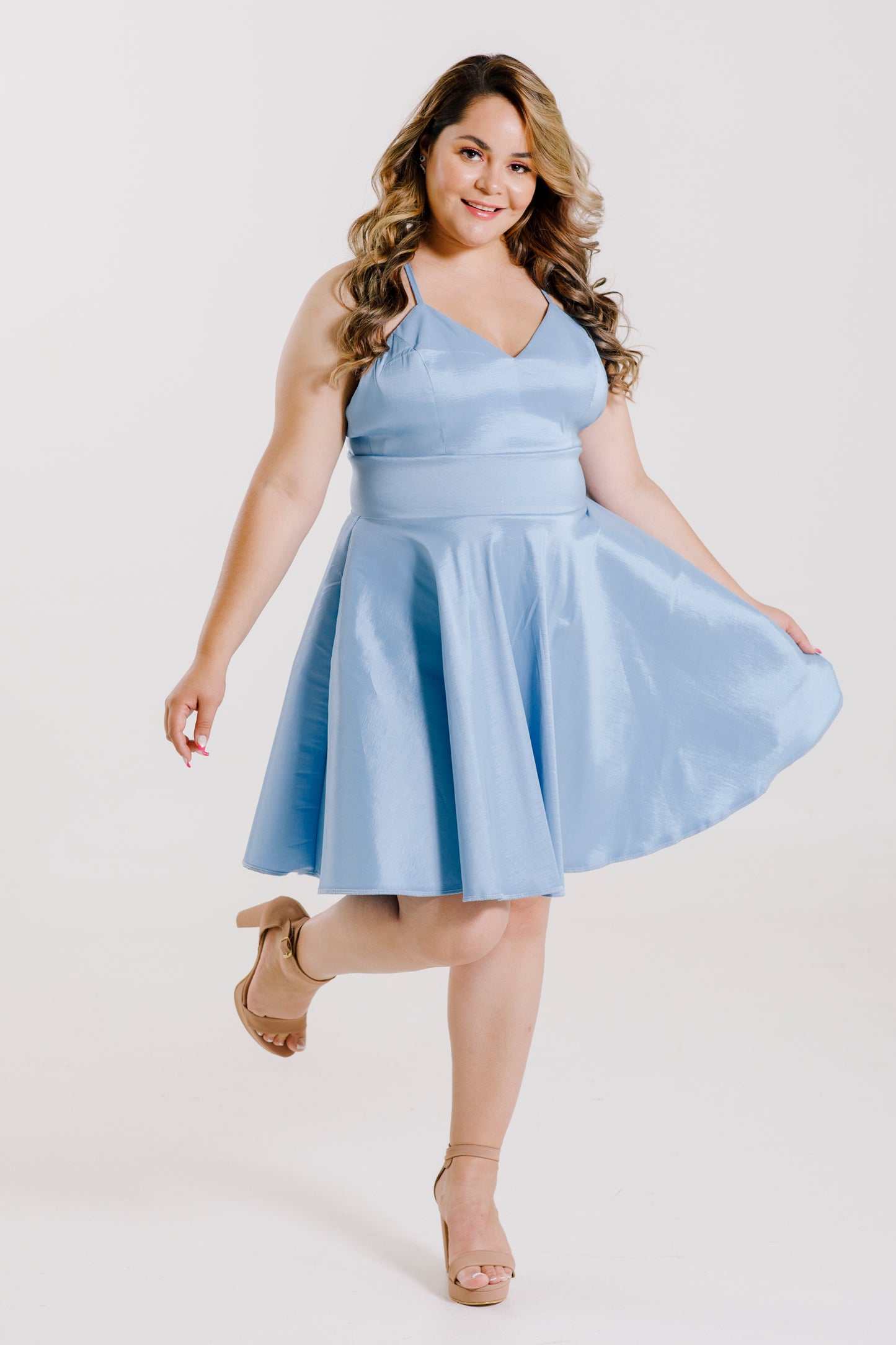 Vestido corto circular con tirante cruzado - "SOPHIA"