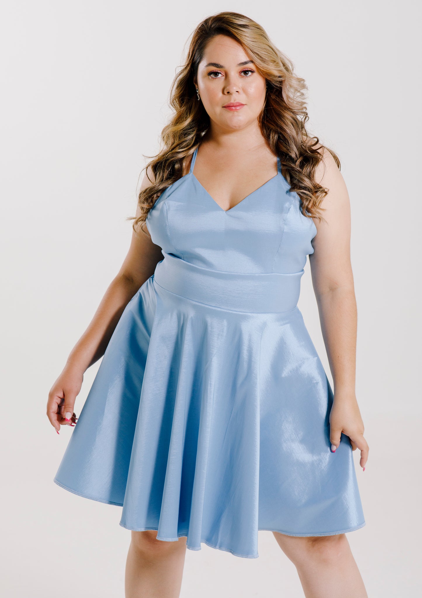 Vestido corto circular con tirante cruzado - "SOPHIA"