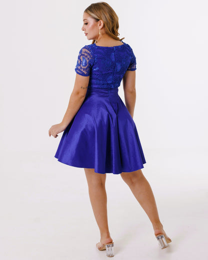 Vestido Corto de Encaje y Mangas - KARLA
