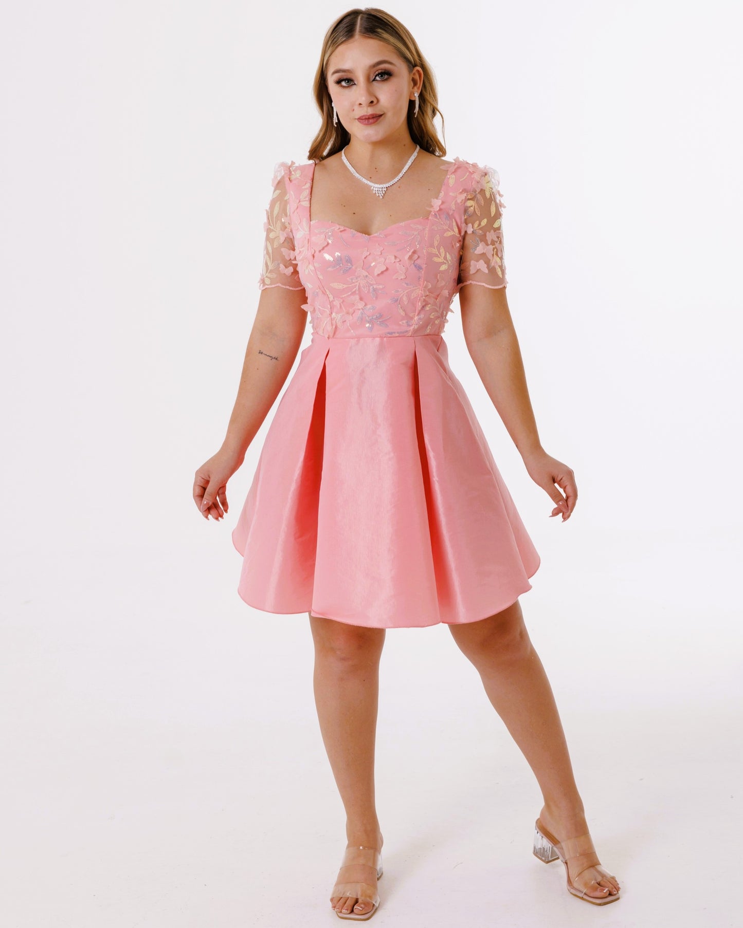 Vestido Corto Ampon con Mangas y Tul Bordado - MARY