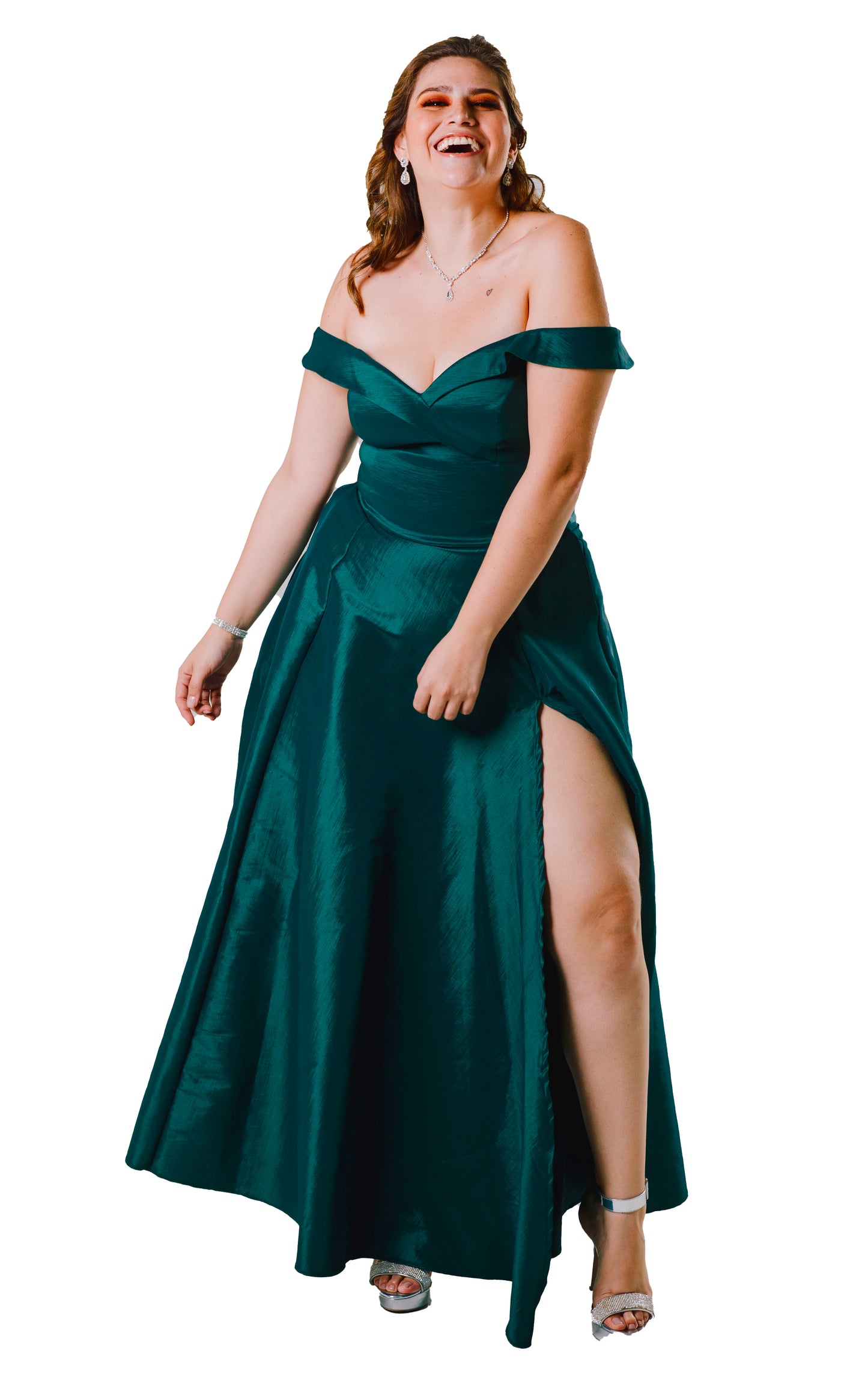 Vestido largo con abertura y hombros descubiertos. -"FLORENCIA"