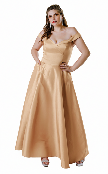 Vestido largo con abertura y hombros descubiertos. -"FLORENCIA"