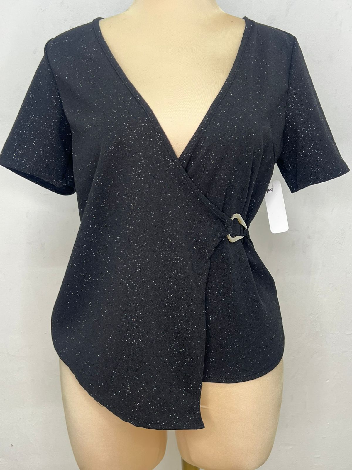 Blusa Brillos con Cuello V y Argolla T49B