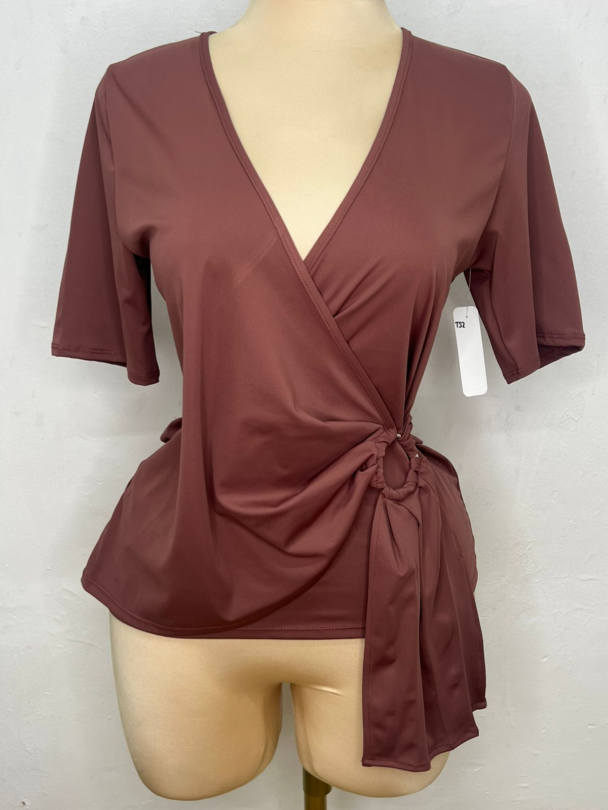 Blusa de Estilo Cruzado (Wrap) - T52