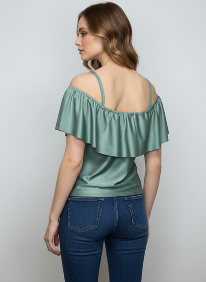 Blusa casual de tirantes con olán T50 color pistache, con modelo, espalda – the•moda