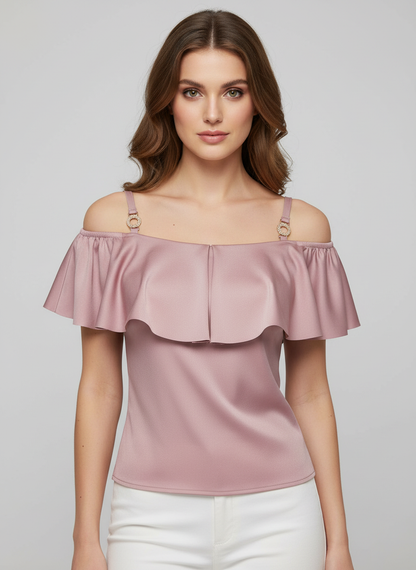 Blusa casual de tirantes con olán T50 color rosa palo, con modelo, frente – the•moda