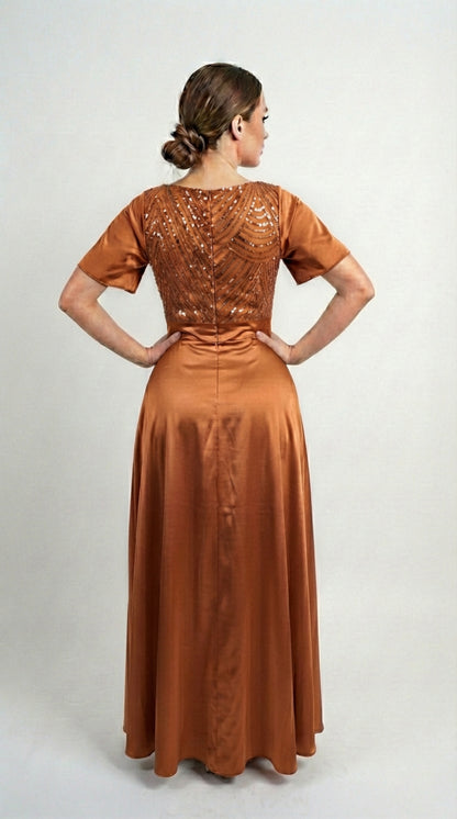 Vestido Largo Con Mangas y Encaje - GALA