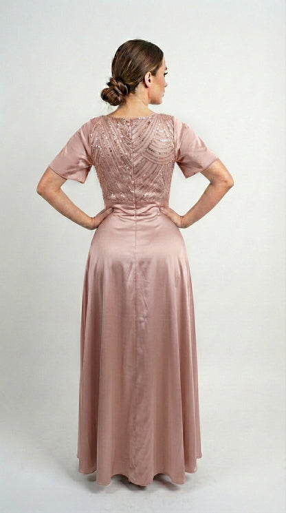 Vestido Largo Con Mangas y Encaje - GALA