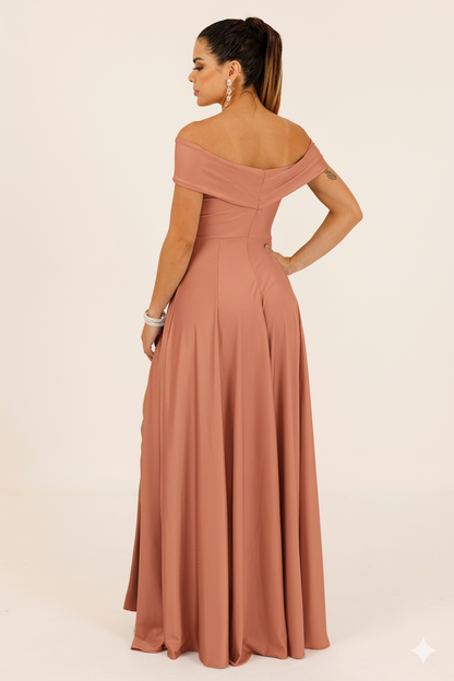 Vestido Largo con Abertura y Mangas - SUIZA