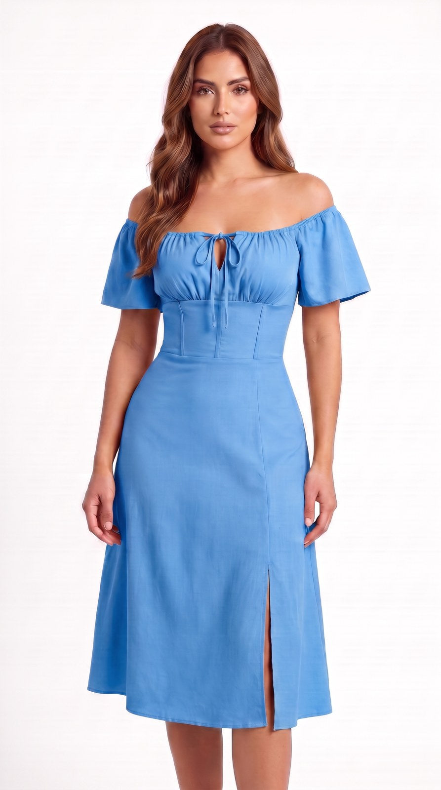 Vestido midi de lino con escote campesino Capricho color azul, con modelo, frente – the•moda